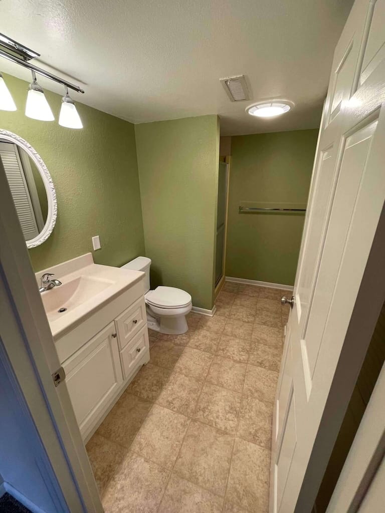 large 2nd bathroom including your washer and dryer hookups in your Iowa City Apt